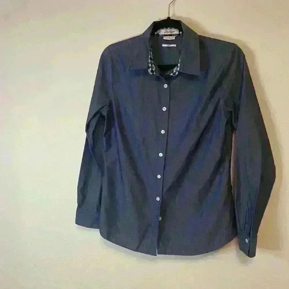 Van Heusen skin fit  blue button up shirt size medium - Picture 1 of 3